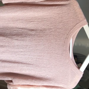 Rosa t-shirt fin som ny - Den är som ny 😍😍