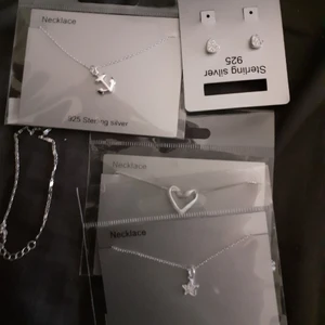 Julklappar  som ja ej fick kvitto tillbaåkaå för inte ens ööpnaått 100 % silver - Halsbnd örhängen och armnband