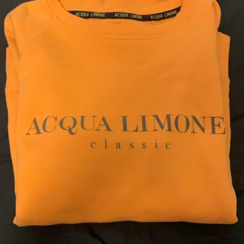 Riktigt snygg Acqua Limone tröja i orange, bara testad. Tröjor & Koftor.