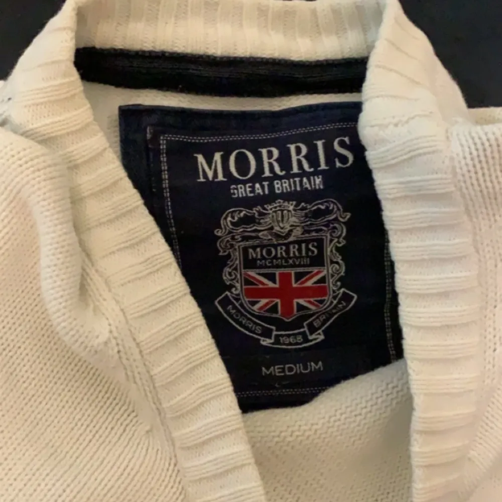 Riktigt snygg Morris tröja som aldrig kommer till använding. Stickat.