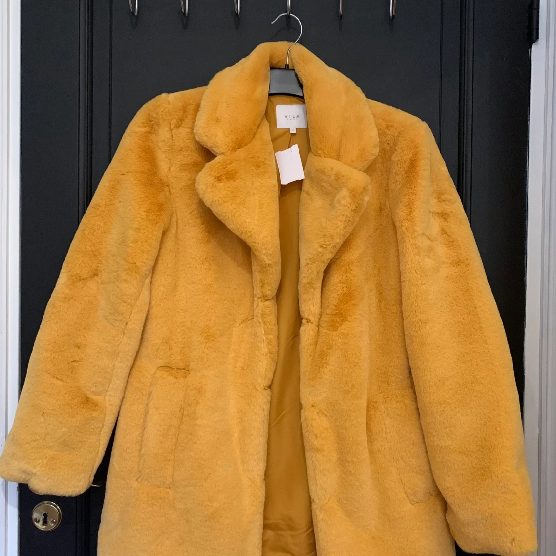 Gul jacka från Vila