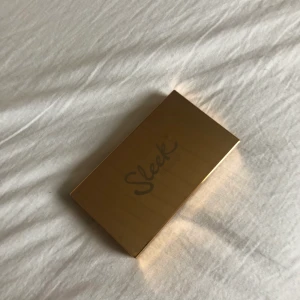 Sleek highlighter - Helt ny highlighter från sleek, den är endast testad på handen! Frakt tillkommer<3