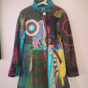 Vintage vinter coat 👻👻👻 - Super original vinter coat from vintage shop in Dublin in very good condition, it has fleece from inside. Warm&cosy. The size is S/M. It's 82cm long from the back, sleeves are 61cm and chest is 44x2cm. 