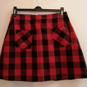 Kjol - Ny kjol stl 36