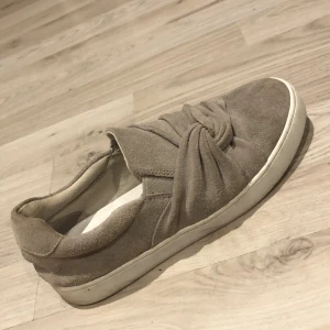 Fina skor - Fina skor från Pace. Nypris 599