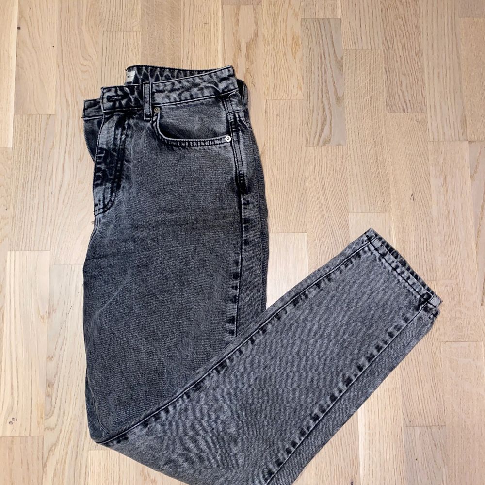 Stentvättade jeans - Gina Tricot | Plick Second Hand