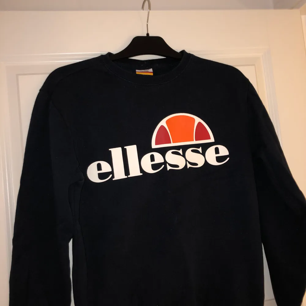 Ellesse tröja, använd en gång, stl S. Tröjor & Koftor.