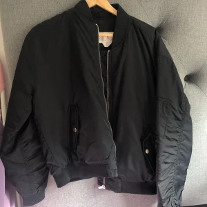 Bomberjacka - Aldrig använd, kan mötas upp eller fraktas 