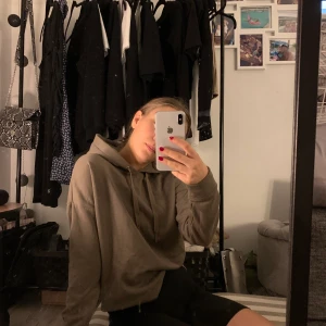 Hoddie - Super mysig hoddie, knappt använd💞