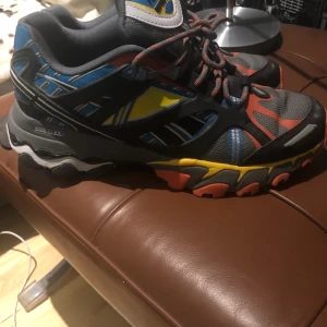 Reebook dmx - Säljer mina reebook dmx som är köpta för 3 månader sedan använt dem Max 5 gånger får med kartong och nypris 1900kr 