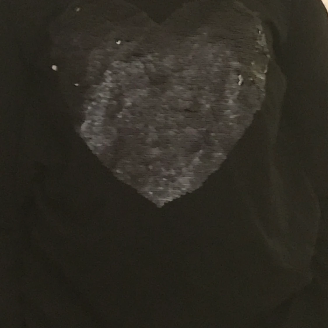 Svart tröja med paljetter i strl 38 - 91