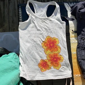 Supergulligt linne - Säljer detta linne i strlk xs/s liten fläck på ena axelbandet💓