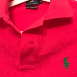 Ralph Lauren Polo - Helt ny Ralph Lauren pike tröja. Aldrig använd därav finns inte prislapp kvar! 