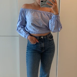 Topp - Topp från NAKD i storlek XS. Säljer för 55kr & frakt tillkommer 🌸