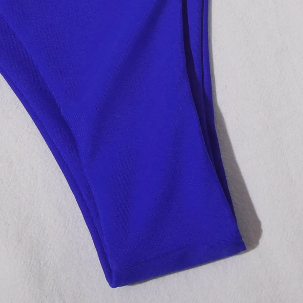 Mörkblå bikini köpt från shein, endast provad då den var för liten för mig. Köpt i storlek M men passar xs/s. Frakt tillkommer med 22 kr 💜. Övrigt.