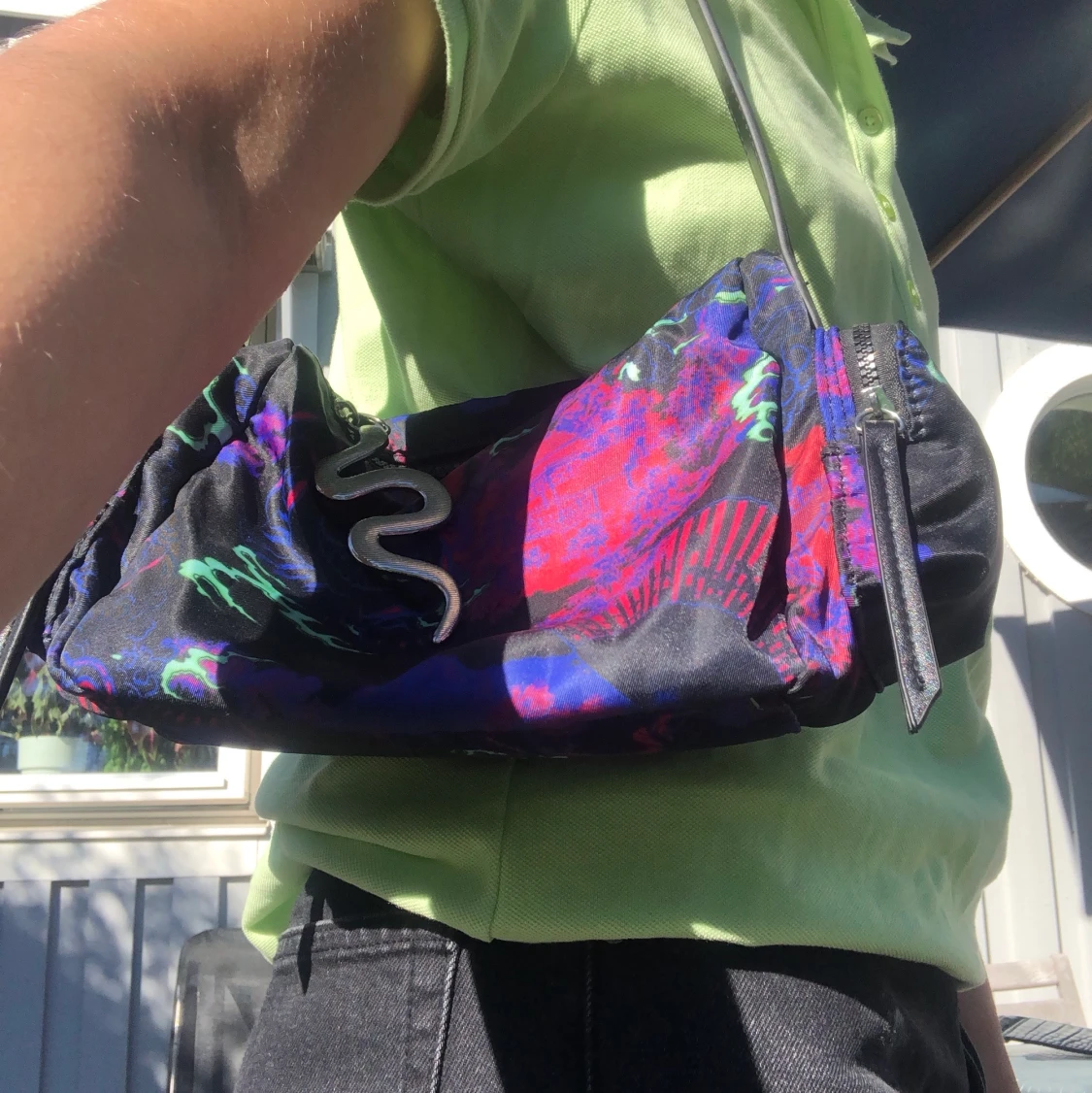 Axelremsväska från asos - 90