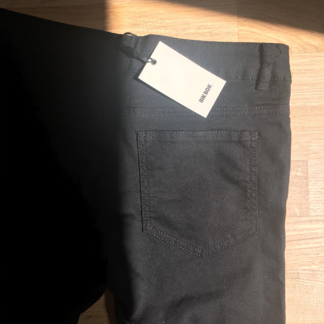 Helt nya svarta jeans - 91