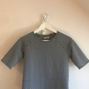 T-shirts 29kr/styck - 1: Weekday, storlek XS men snarare S. 2&3: Zara, storlek M! ✨ 