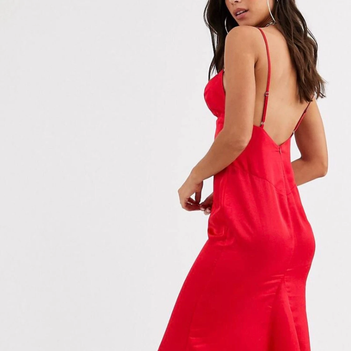 Röd satin klänning  - 90