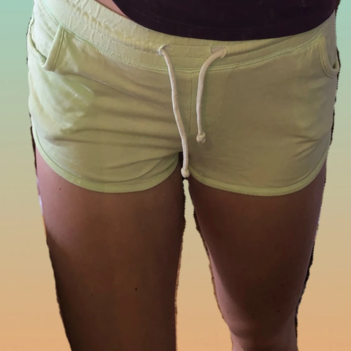 GRÖNA SHORTS