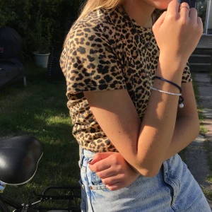 T-shirt - Cute tröja köpt från plick. Säljer pågrund av pengabrist☠️