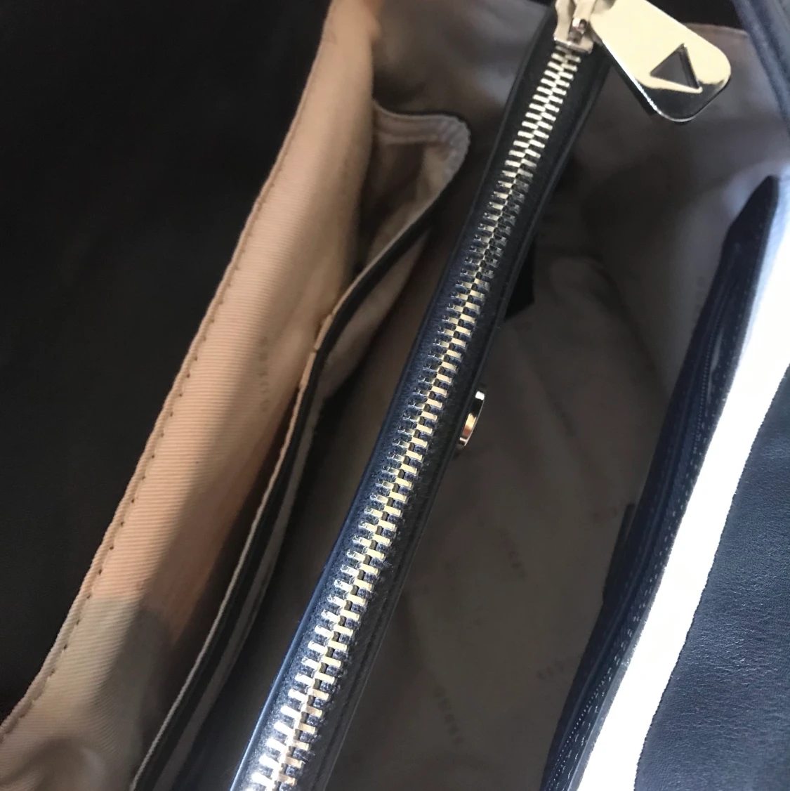 Guess handväska - 91