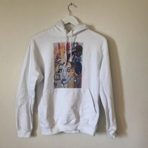 The cool elephant hoodie - Super fin hoodie från the cool elephant med tryck i storlek s.Använd ytterst lite. Nypris: 599kr. Säljer för 200 + frakt.