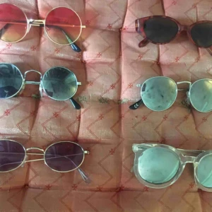  - Lite olika solglasögon. 30 kr st! 