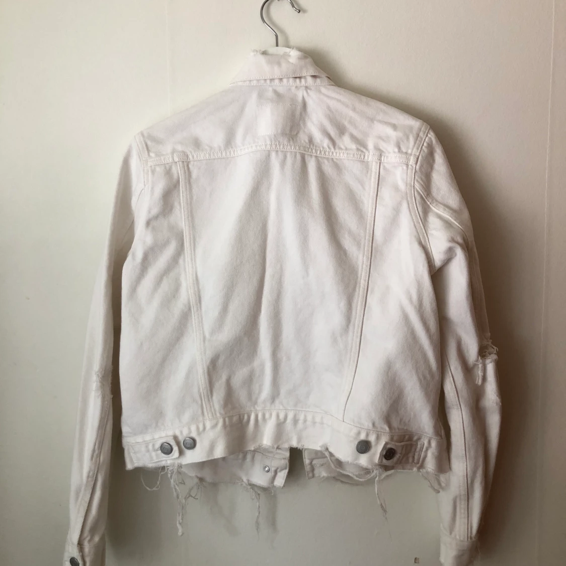 Vit jeansjacka trashed - 90