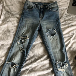 Skitsnygga jeans  - Bra skick säljs pga inte min stil. 
