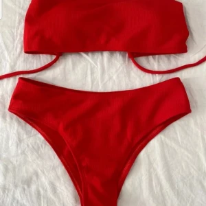 Badkläder  - Aldrig använt. 