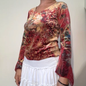 Sammet blus - Super fin å skön, så vackert mönster. Stretch passar s-L