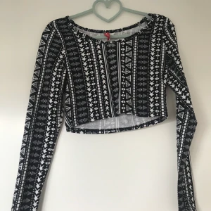 Magtröja i storlek s - Långärmad magtröja från h&m i storlek S använd några få gånger