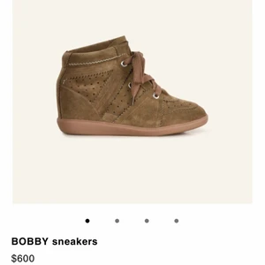 Isabel marant storlek 37 - Säljer mina isabel marant som aldrig kommit till användning endast provade! Storlek 37 ÄKTA! Två dustbags medföljer🌸 nypris ca 5000kr