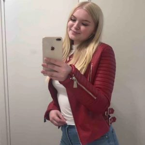 Skinnjacka - Moto jacket ifrån Chiquelle!  Använd ca 3-4 gånger Nypris 699kr - Mitt pris 320kr inklusive frakt 🚚 