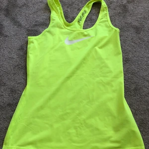Linne Nike  - Köpare står för frakt alt hämtning i Malmö 📦 