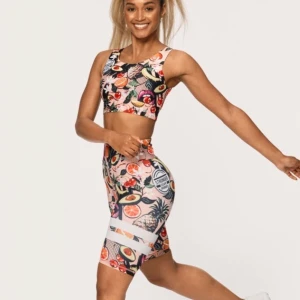 Stranger set - Helt oanvänt set i storlek s, tyvärr förstorat på mig! Frakt ingår i priset! Pris går att diskuteras