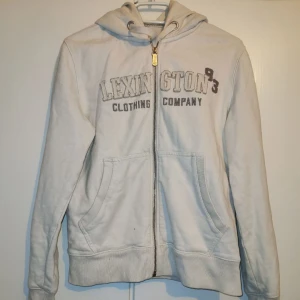 Lexinton zip hoodie stl S - Lexinton zip hoodie stl S, köpt begagnad. Men bra skick. 