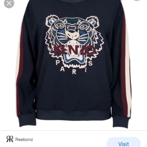 Kenzo Paris tröja  - En äkta kenzo Paris tröja köpt i jackie för 4000 men nu gått ner i värde också till 2800 den är i bra skick men nu säljs den för 1000 , storelk m i barn storlek så tror att den är s i vanliga fall