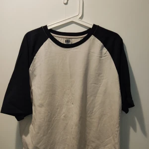 Oversize t-shirt Weekday - Precis som rubriken säger. 
