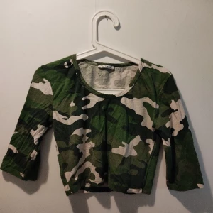 Crop top Shana - Storlek L men mer som en M. 