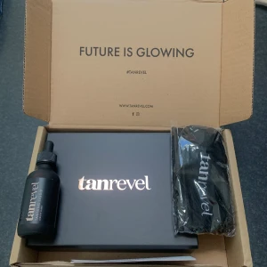 Tanrevel - Helt nytt tanrevel set + en extra tankning liquid. Man får även med ett hårband för att täcka håret. Säljer pga av jag råkade beställa 2st 