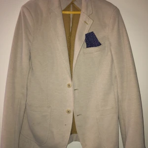 Trendig Sommar Kavaj - ⚪️Använts ett fåtal gånger  ⚪️ gott skick