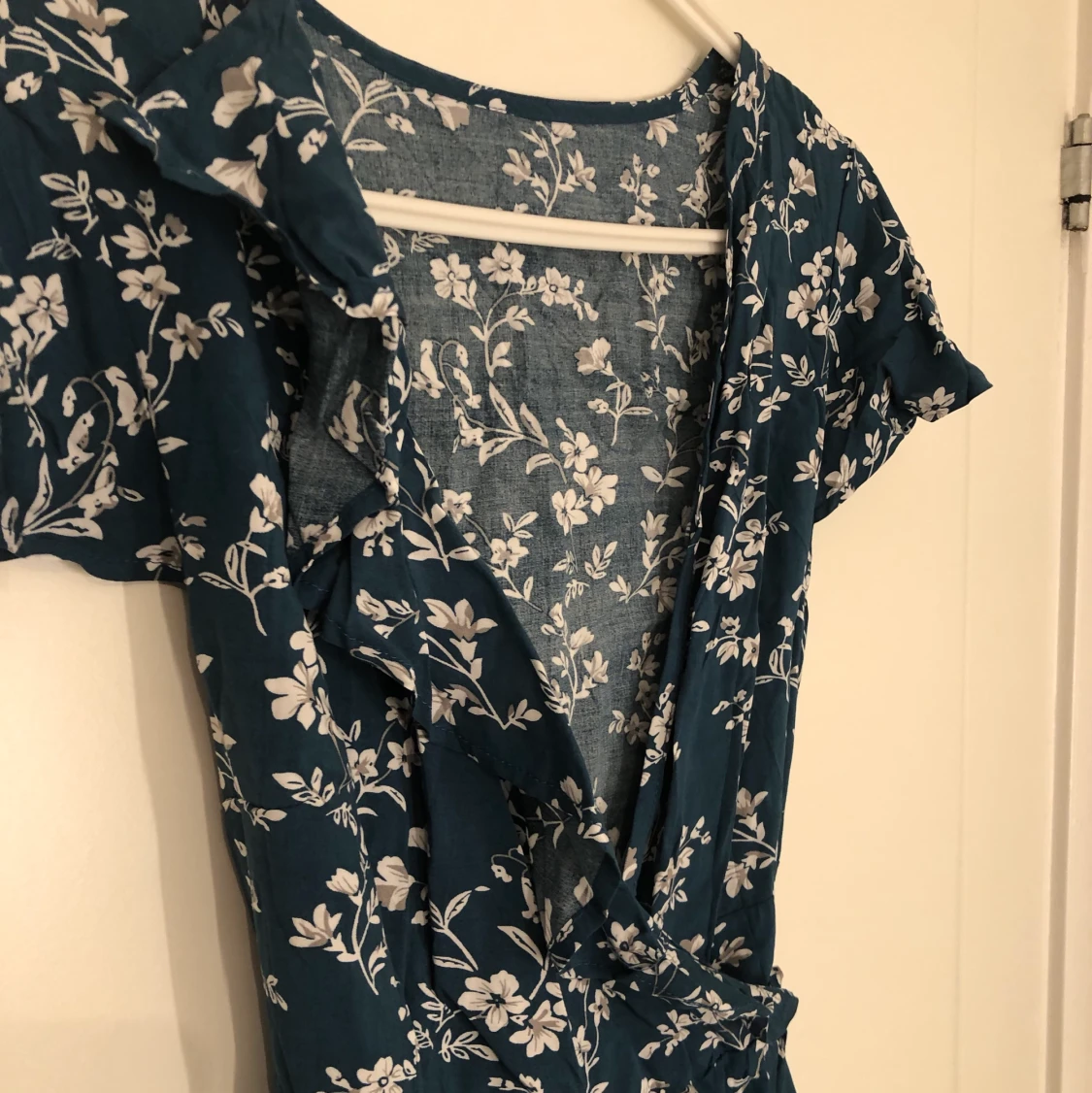 Blommig sommarklänning - 90