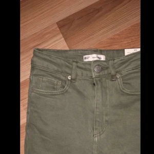 Jeans Gina tricot storlek xs  - Aldrig använda, lappen kvar              Fri frakt 
