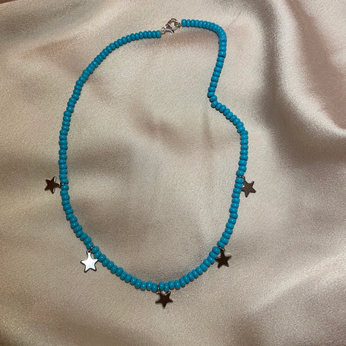 Olika färgglada halsband! - 91