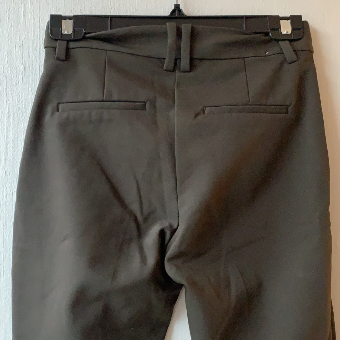 Mörk gröna kostymbyxor  - 91