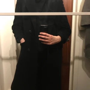 Beautiful black wool coat - Beautiful long wool coat, amazing quality! Size Large! 100 + shipping 💓 