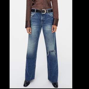 slutsålda jeans från zara som är midrise, säljer då dom tyvärr var för stora för mig och därmed endast testade (köparen står för frakten)