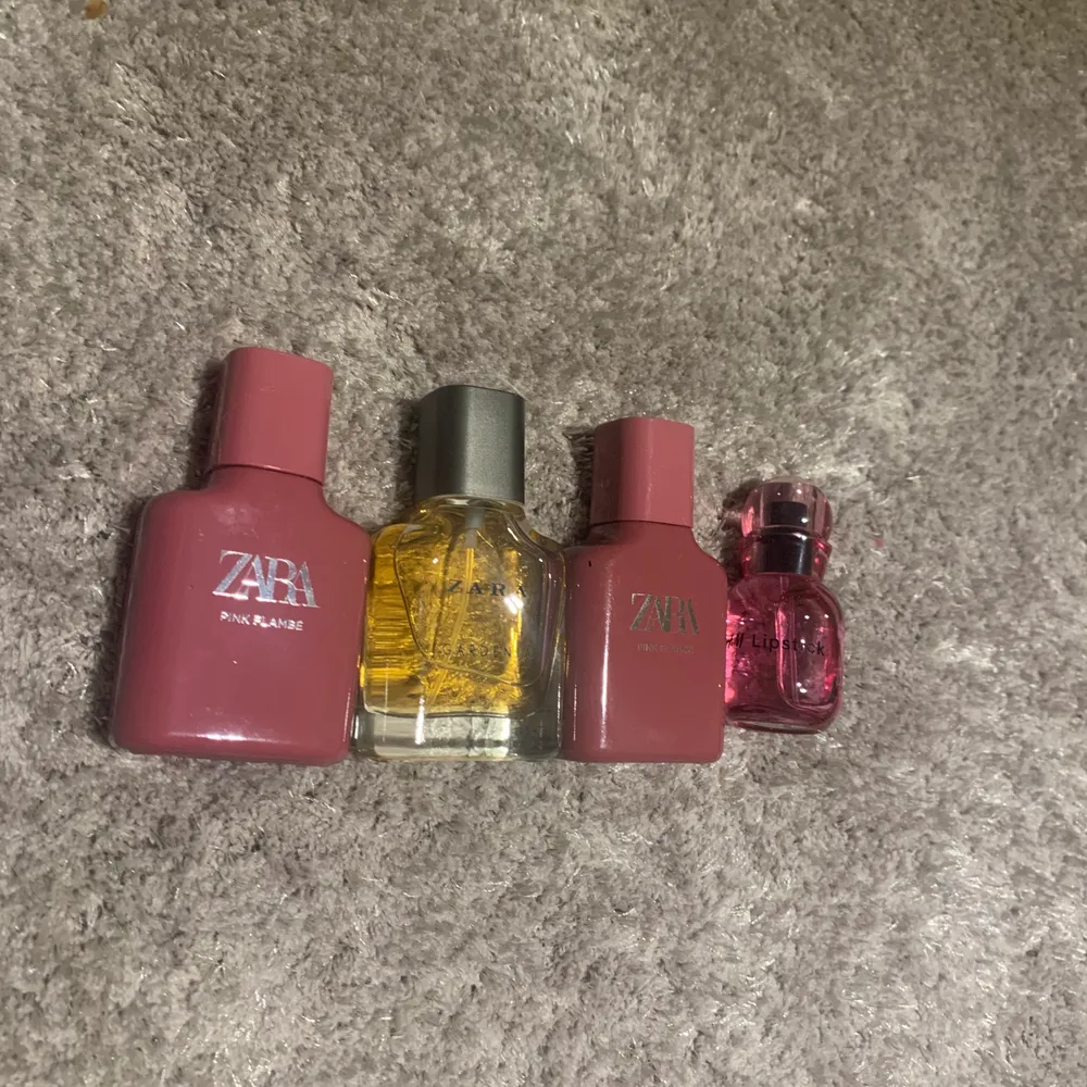 Parfymer från Zara & H&M.❤️ Den första Zara parfymen är helt oanvänd. Resten är använda 1 till 2 ggr.                            30kr/st ❗️Har sålt de två första❗️. Accessoarer.